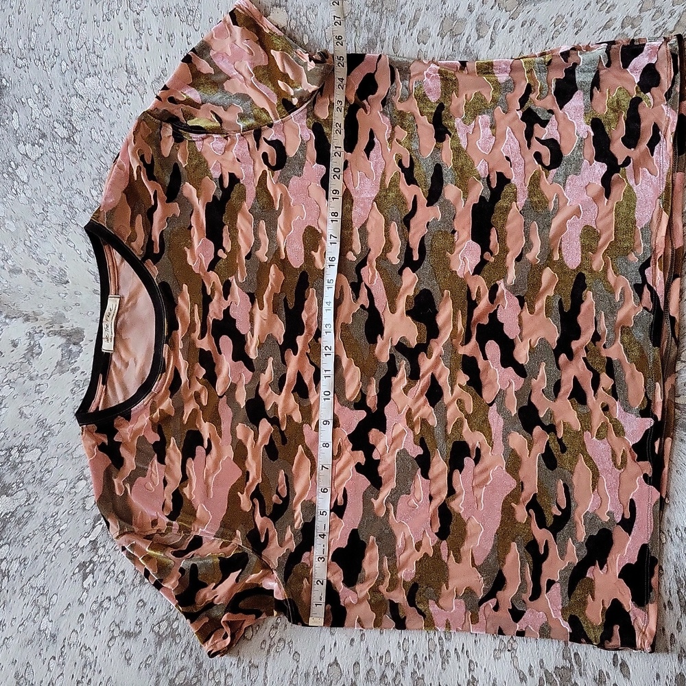 Free People We The Free Burnout Velvet Camo Tee SzS - Picture 5 of 7